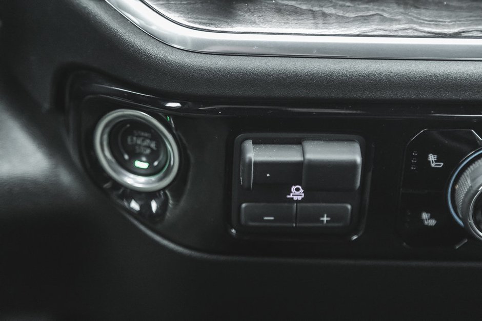 2025 Chevrolet Silverado 3500HD LTZ-39