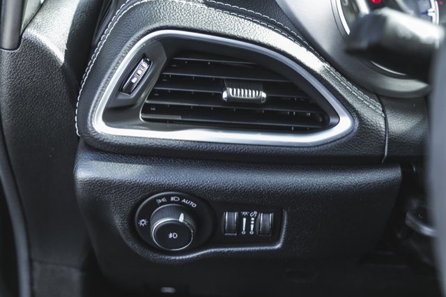 2024 Chrysler Pacifica Limited-29