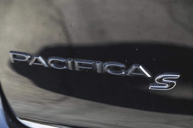 2024 Chrysler Pacifica Limited-11