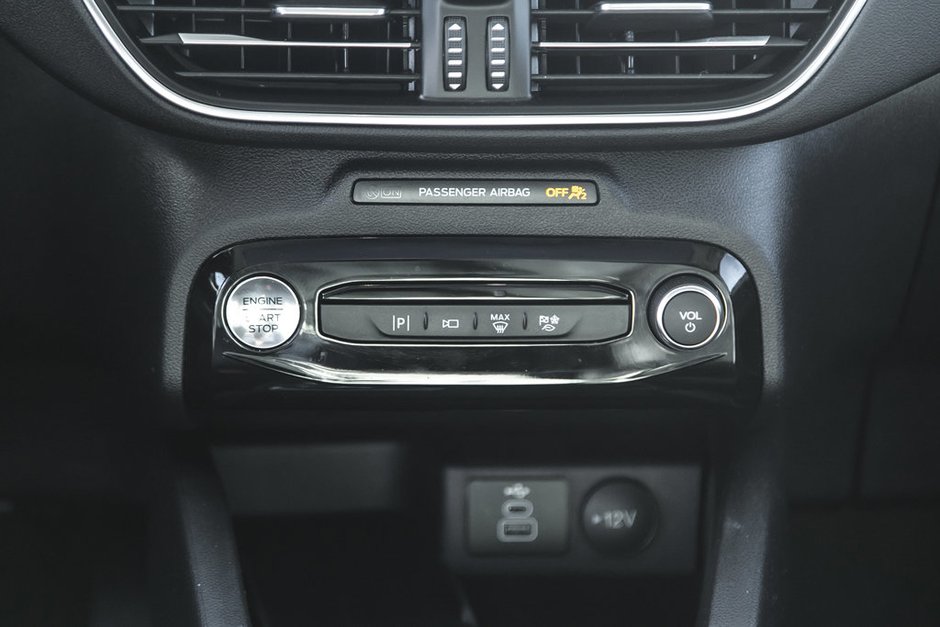 2024 Ford Escape PHEV-23