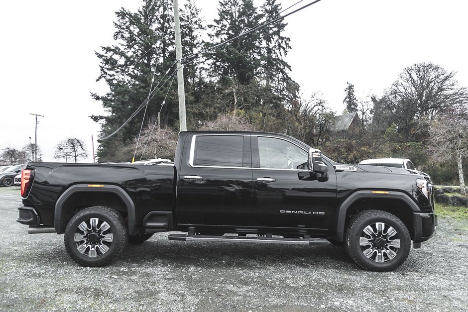 2025 GMC Sierra 3500HD Denali-10