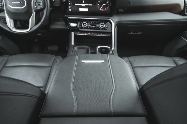 2025 GMC Sierra 3500HD Denali-32