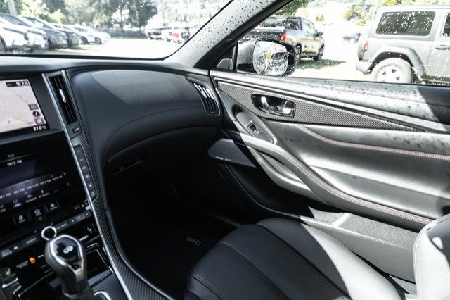 2021 Infiniti Q60-41