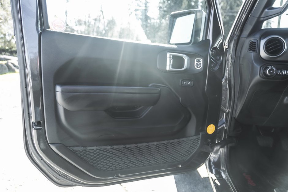 2019 Jeep Wrangler Sport S-12