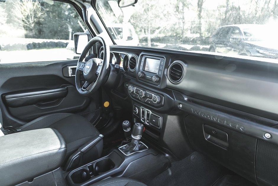 2019 Jeep Wrangler Sport S-16