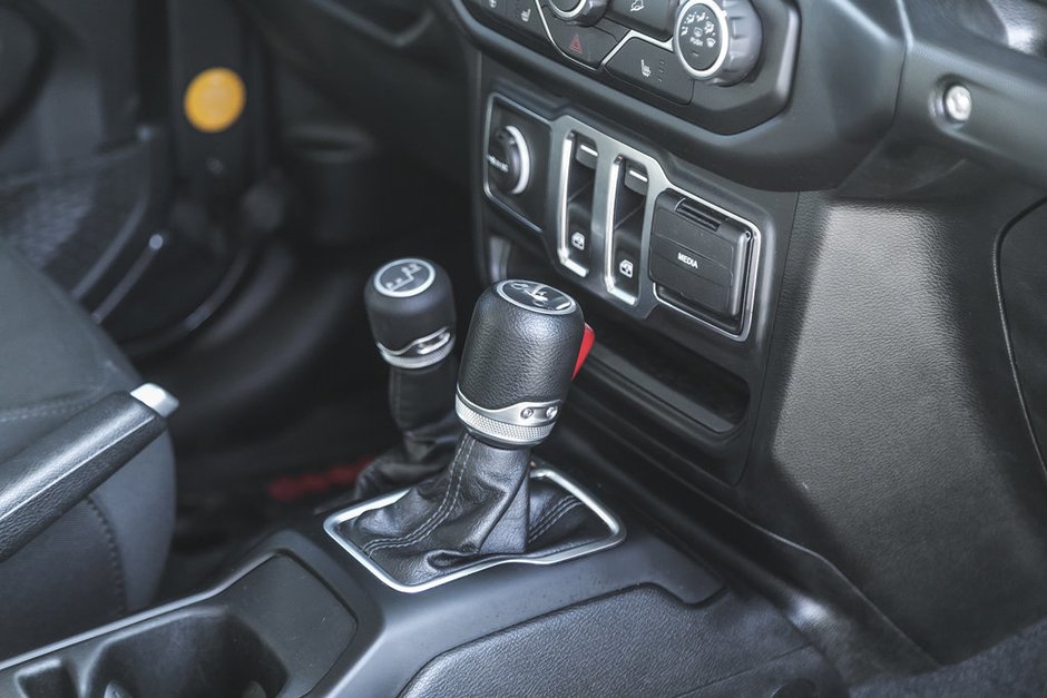 2019 Jeep Wrangler Sport S-19