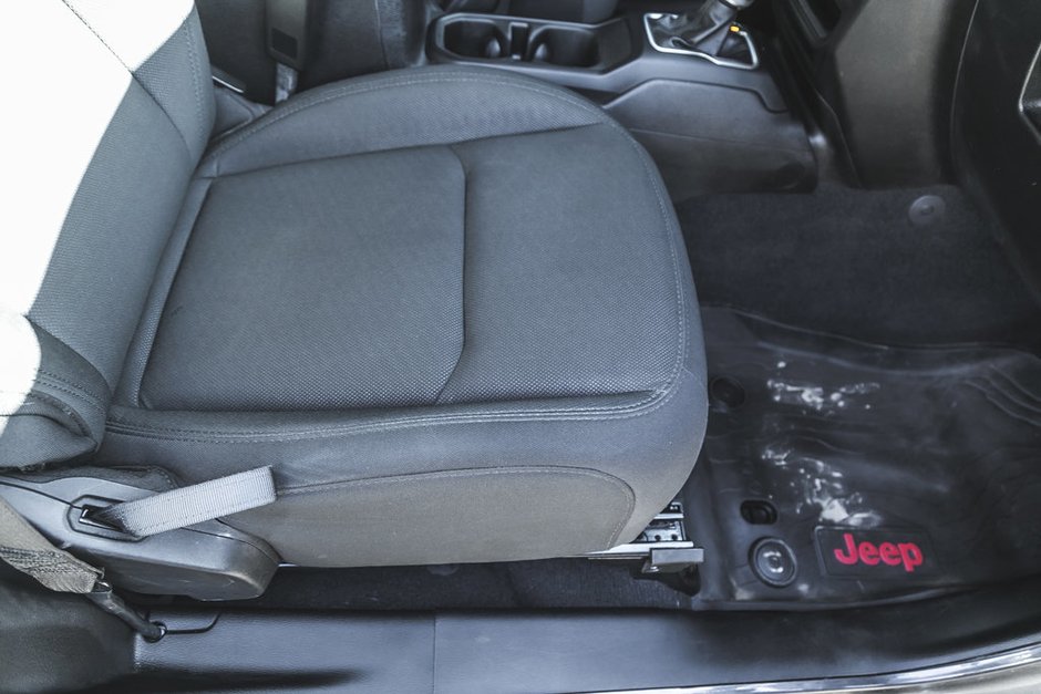 2019 Jeep Wrangler Sport S-20