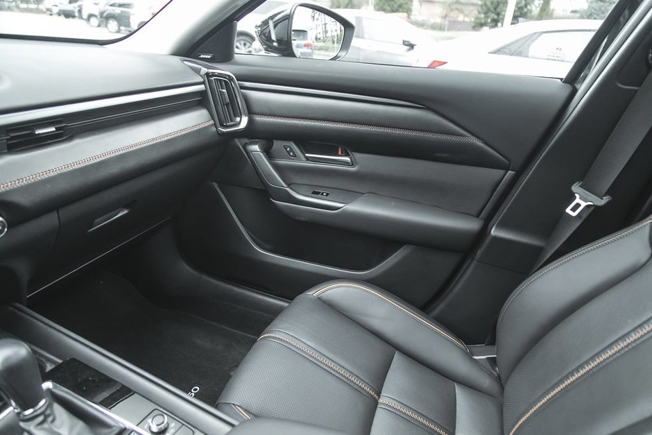 2024 Mazda CX-50-31
