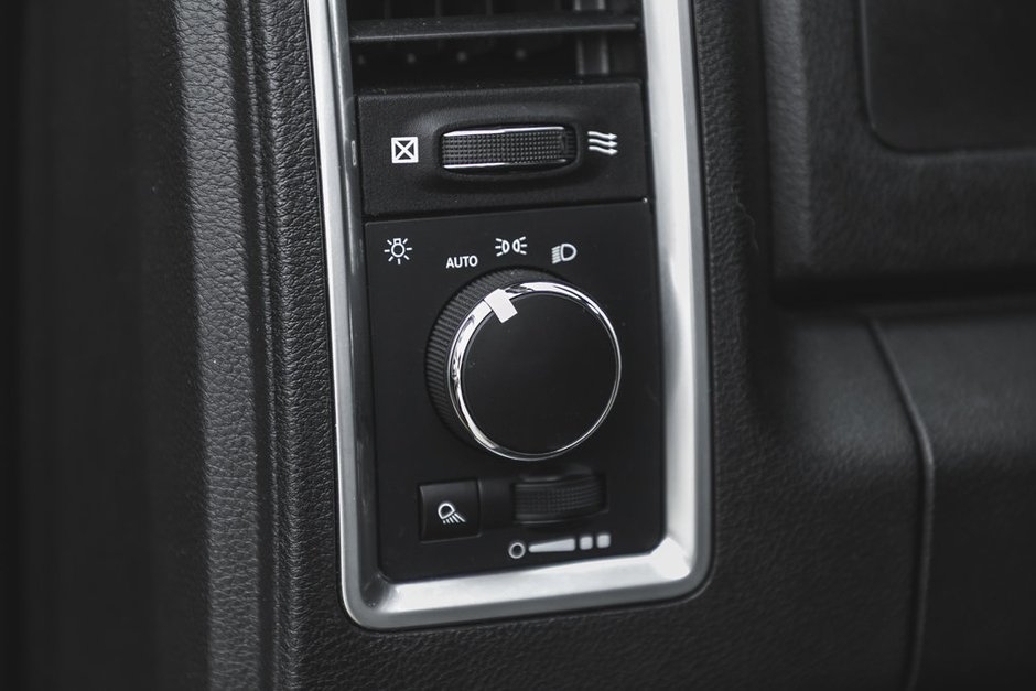 2022 Ram 1500 Classic SLT-18