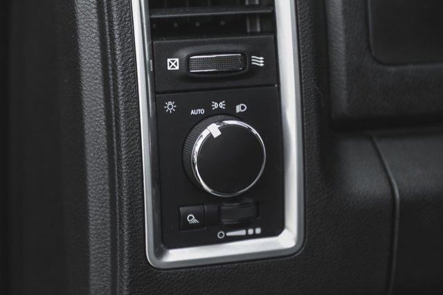 2022 Ram 1500 Classic SLT-18