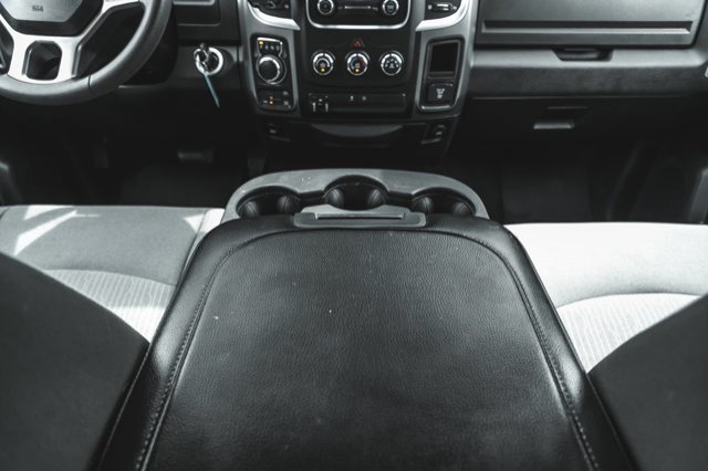 2022 Ram 1500 Classic SLT-28