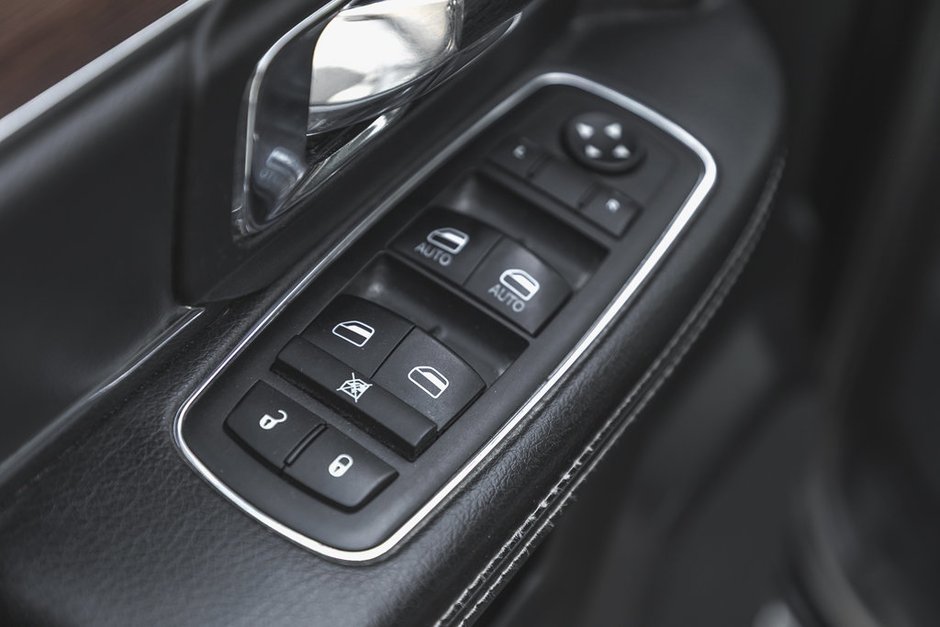2014 Ram 1500 Laramie-18