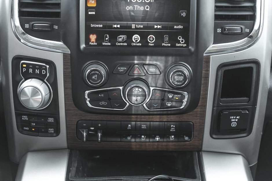 2014 Ram 1500 Laramie-31
