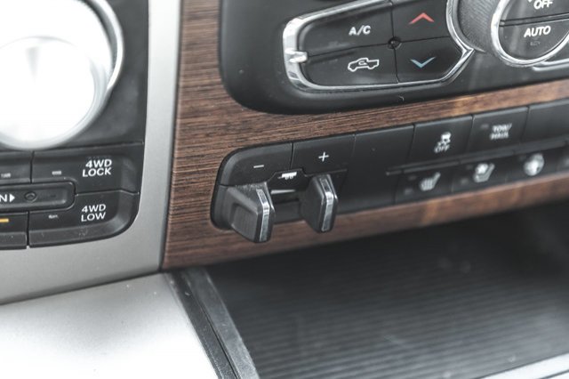 2014 Ram 1500 Laramie-40