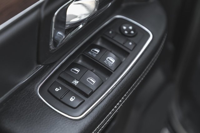 2014 Ram 1500 Laramie-18