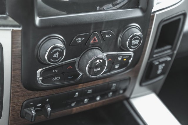 2014 Ram 1500 Laramie-38