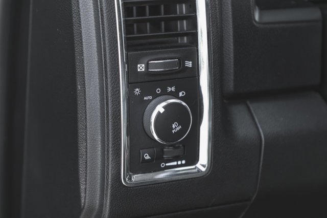 2014 Ram 1500 Laramie-19