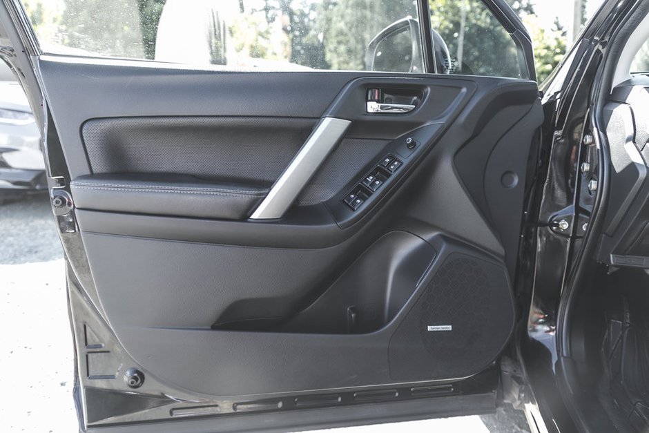2016 Subaru Forester i Limited-13