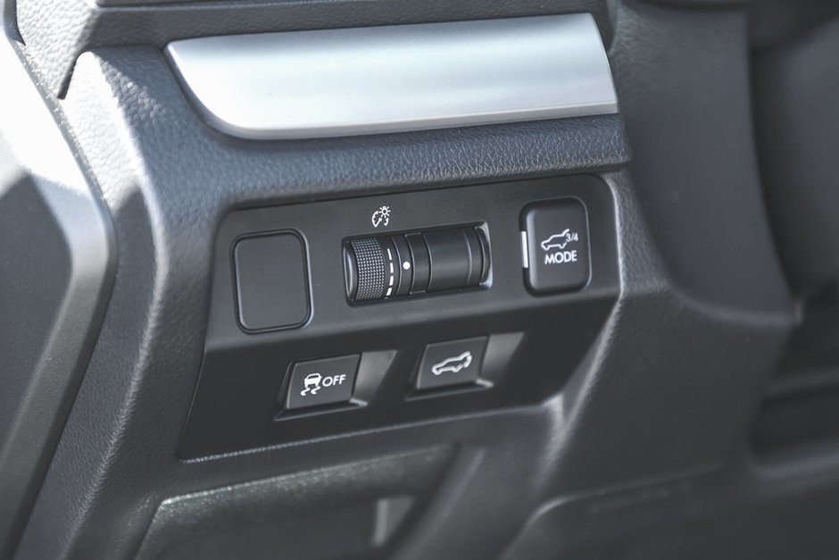 2016 Subaru Forester i Limited-16