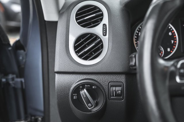 2017 Volkswagen Tiguan Wolfsburg Edition-28