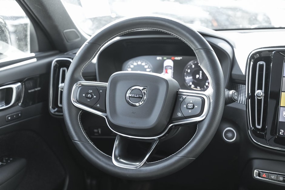 2021 Volvo XC40 R-Design-23