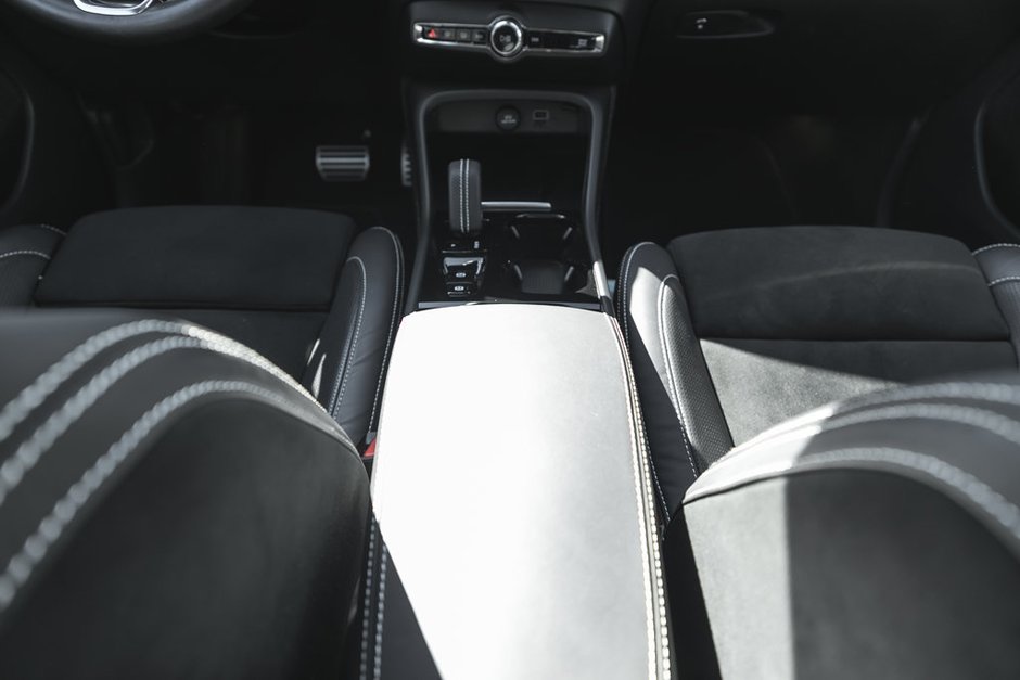 2021 Volvo XC40 R-Design-27