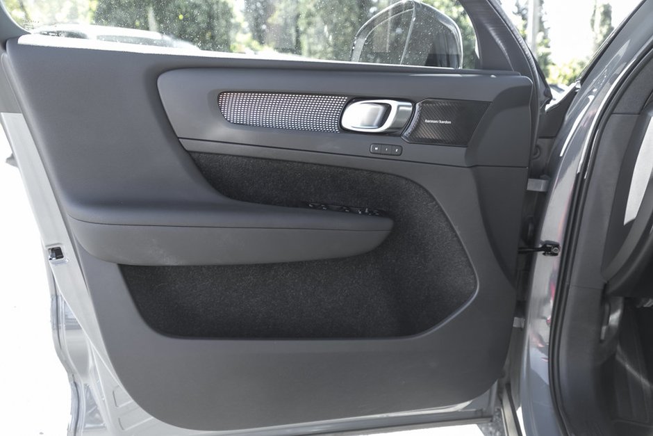 2021 Volvo XC40 R-Design-13