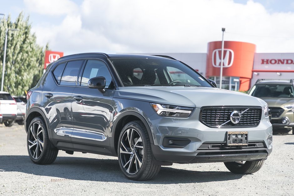 2021 Volvo XC40 R-Design-0