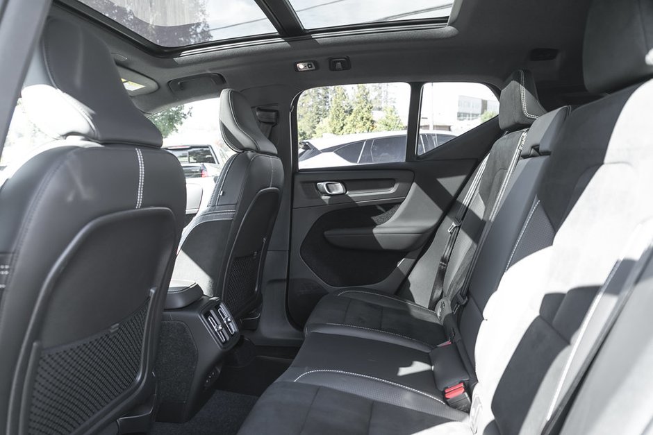 2021 Volvo XC40 R-Design-21