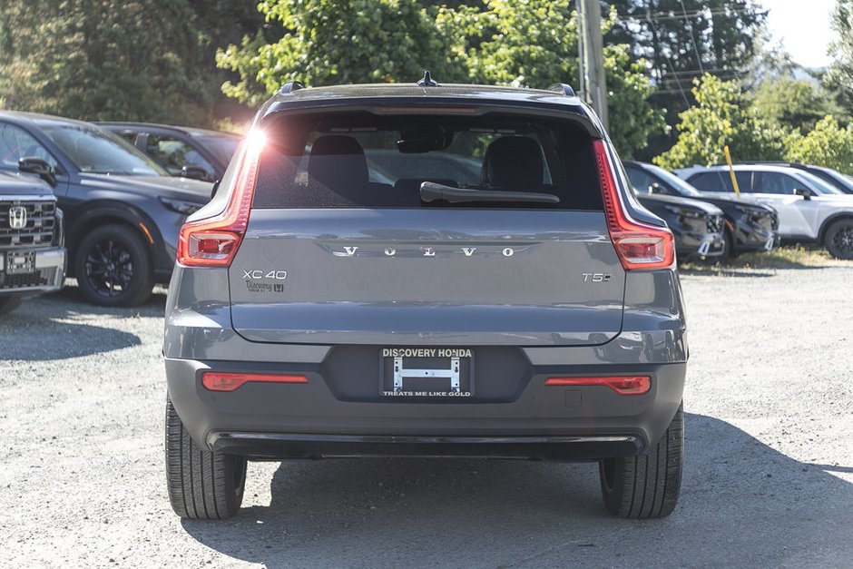 2021 Volvo XC40 R-Design-7