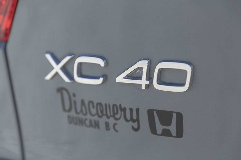 2021 Volvo XC40 R-Design-11