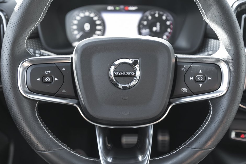 2021 Volvo XC40 R-Design-29