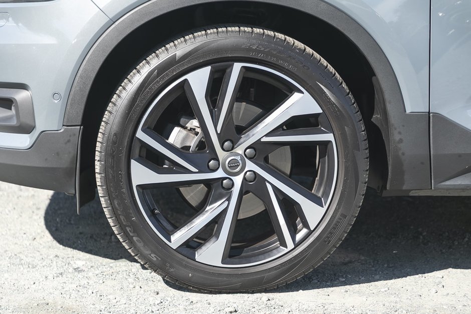 2021 Volvo XC40 R-Design-4