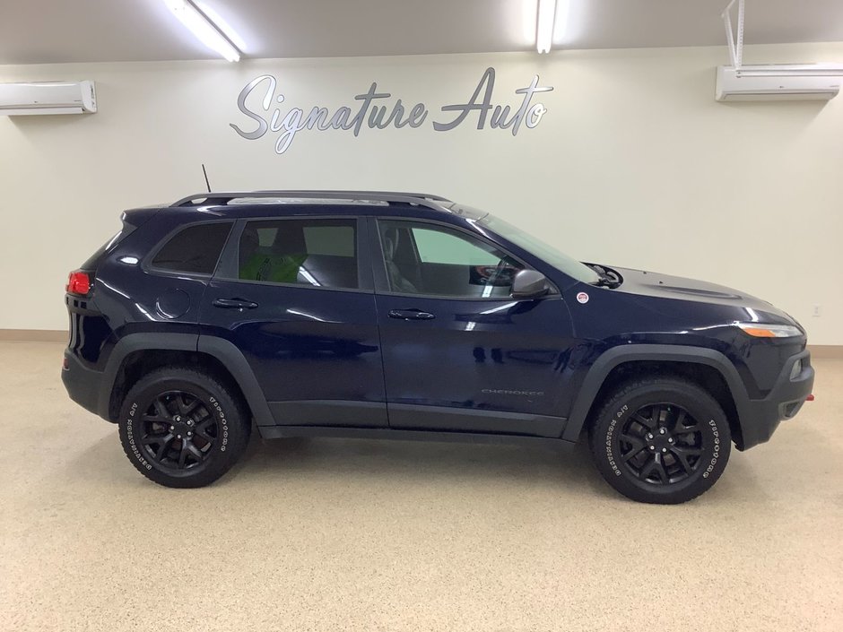 2016  Cherokee TRAILHAWK 4X4 in Saint John, New Brunswick