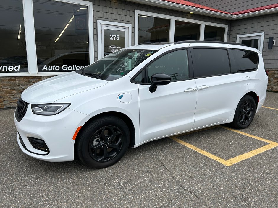 2024 Chrysler Pacifica Hybrid PREMIUM S APPEARANCE in Saint John, New Brunswick
