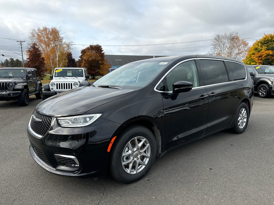 2024  Pacifica TOURING L in Sussex, New Brunswick