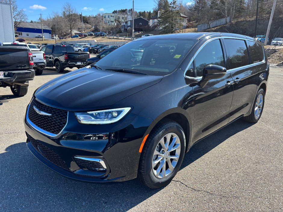 2026 Chrysler Pacifica SELECT AWD in Saint John, New Brunswick