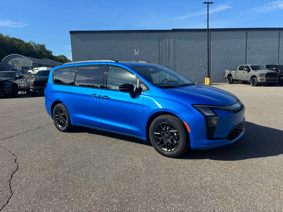 2027 Chrysler Pacifica SELECT in Saint John, New Brunswick