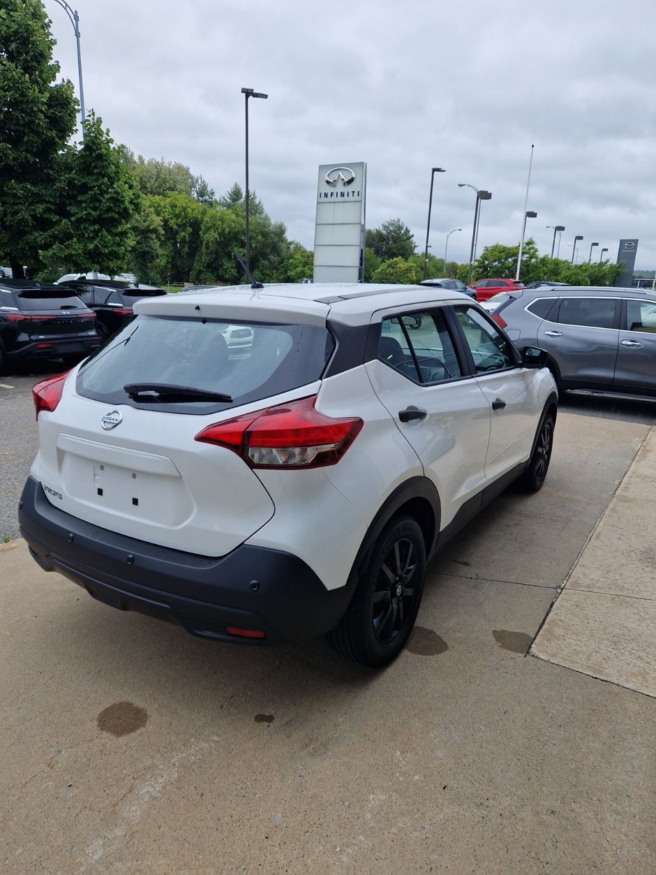 Nissan KICKS S 2020 LOW MILEAGE ONE OWNER CLEAN CARFAX