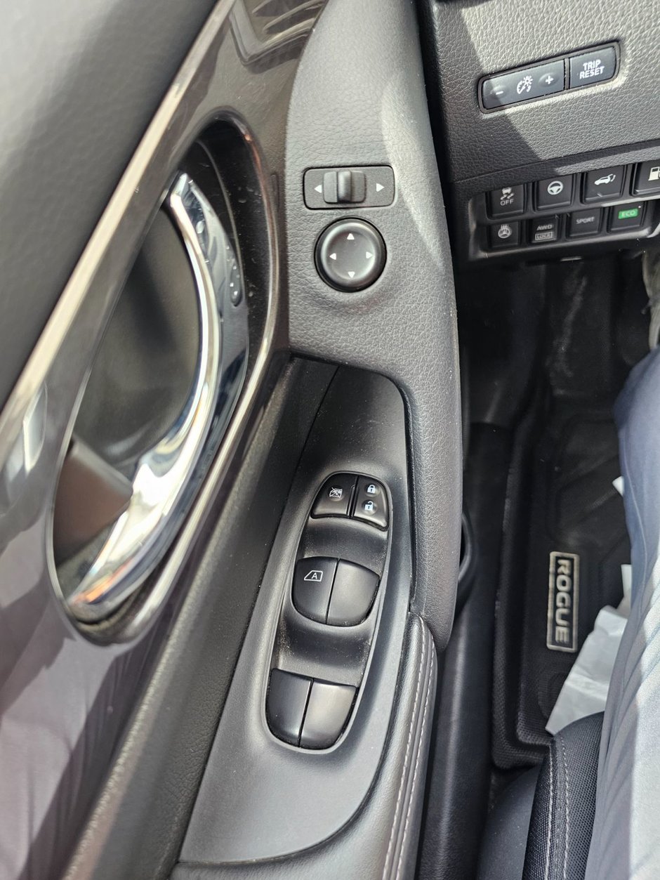 2019 Nissan Rogue SV SV trim with technology package