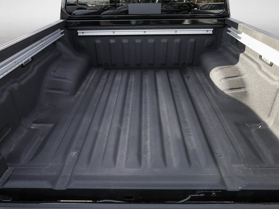 2025 Nissan Frontier PRO-4X-6