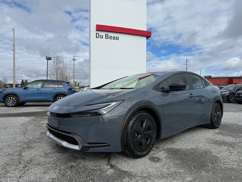 2026 Toyota Prius Plug-In Hybrid SE in Thetford Mines, Quebec