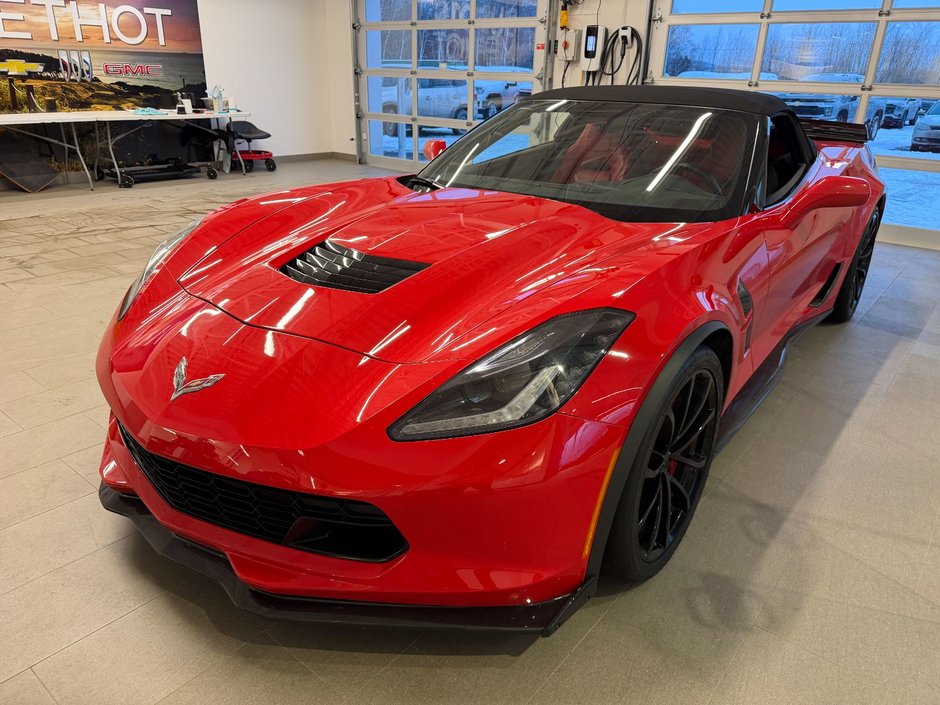 Chevrolet Corvette GRAND SPORT 1LT, CONVERTIBLE V8 6.2L AUTOMATIQUE 2019 à Victoriaville, Québec - w940px