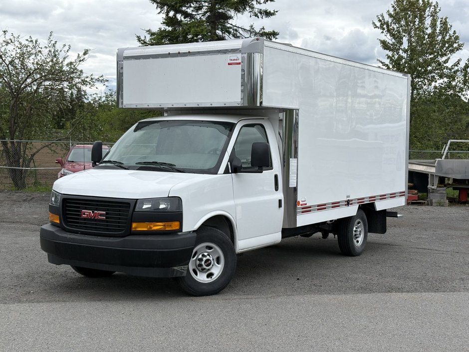 2026 GMC Savana in Plessisville, Quebec - w940px