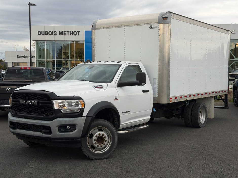 Ram 5500 Chassis  2019 à Victoriaville, Québec - w940px