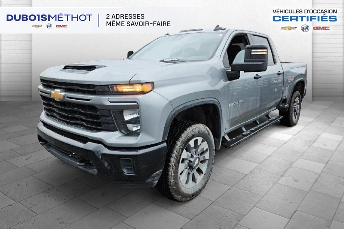 Chevrolet Silverado 2500HD CUSTOM, V8 6.6L A ESSENCE, GAS, 4X4 CREW 2500 HD ! 2024 à Victoriaville, Québec - w940px