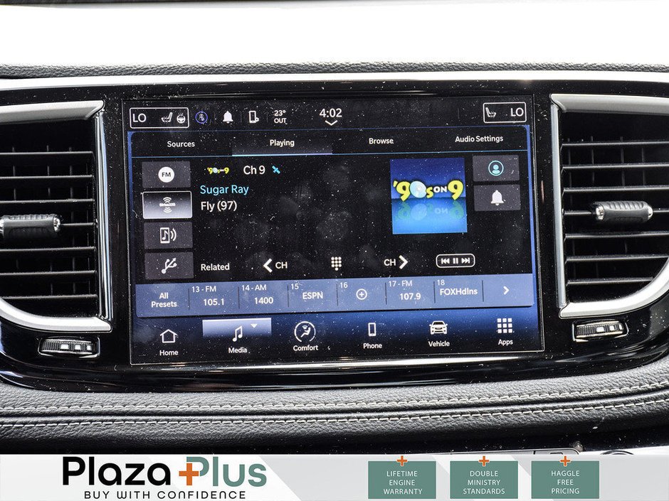 2023 Chrysler Pacifica Touring L-17