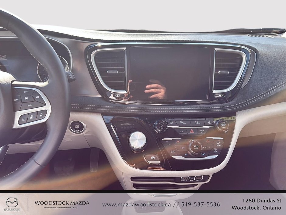 2023 Chrysler Pacifica Touring L-12