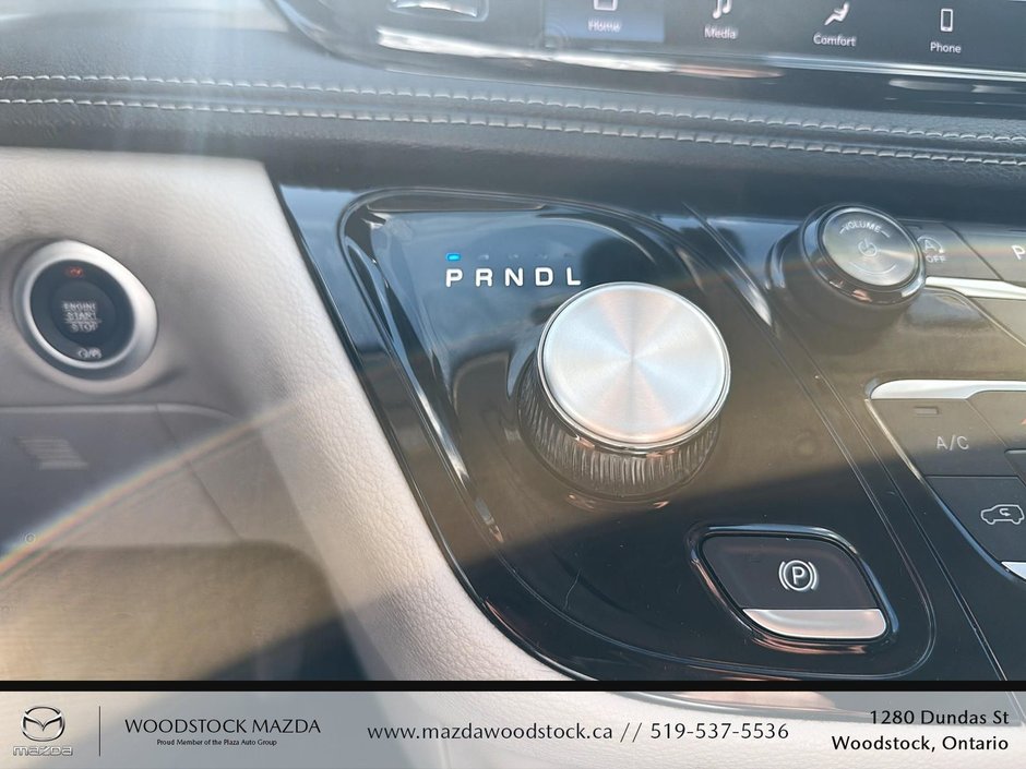 2023 Chrysler Pacifica Touring L-13