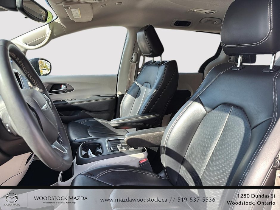 2023 Chrysler Pacifica Touring L-7